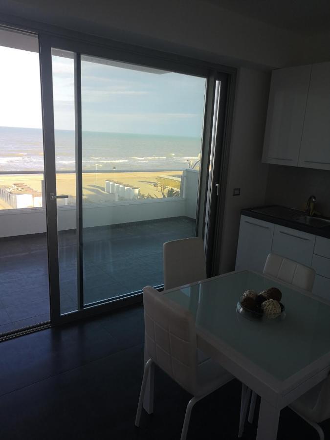 Infinito Apartment Alba Adriatica Bagian luar foto